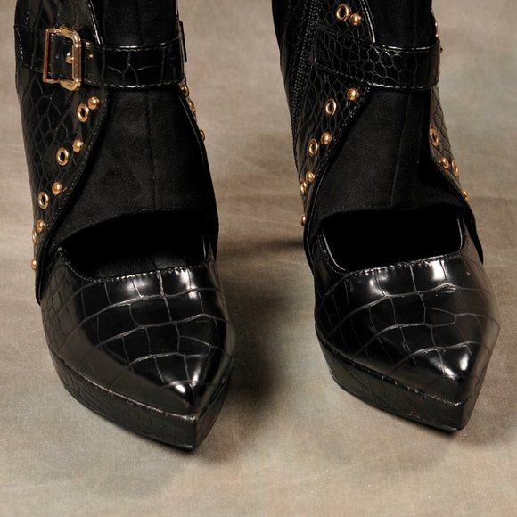 Scene, Black Buckle, Bootie Size 7.5 - Picture 4 of 9